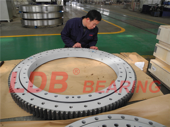 風(fēng)力發(fā)電機轉(zhuǎn)盤軸承
